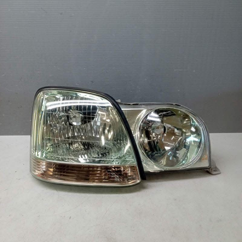 Toyota Progrès Kouki Halogen Green tinted Headlights