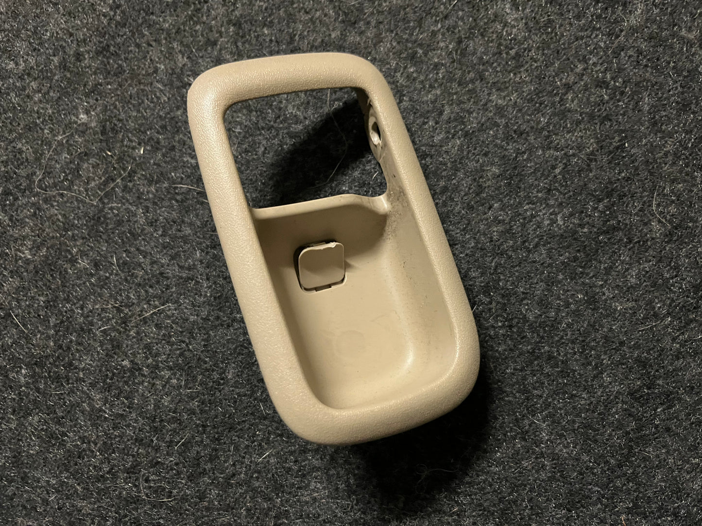 Toyota Progrès inside door handle cup-JCG10-JCG11
